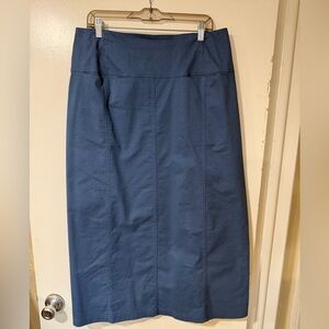 Causal blue skirt with pockets